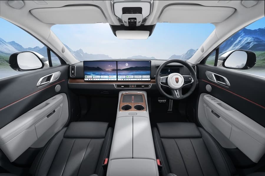 Hongqi E-HS9 executive passenger cabin